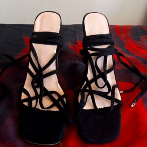Women's scrappy sandal